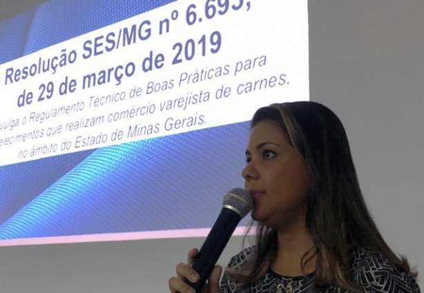 Elisangela e seus colegas da Vigilância Sanitária explicaram as novas regras para o comércio de carnes